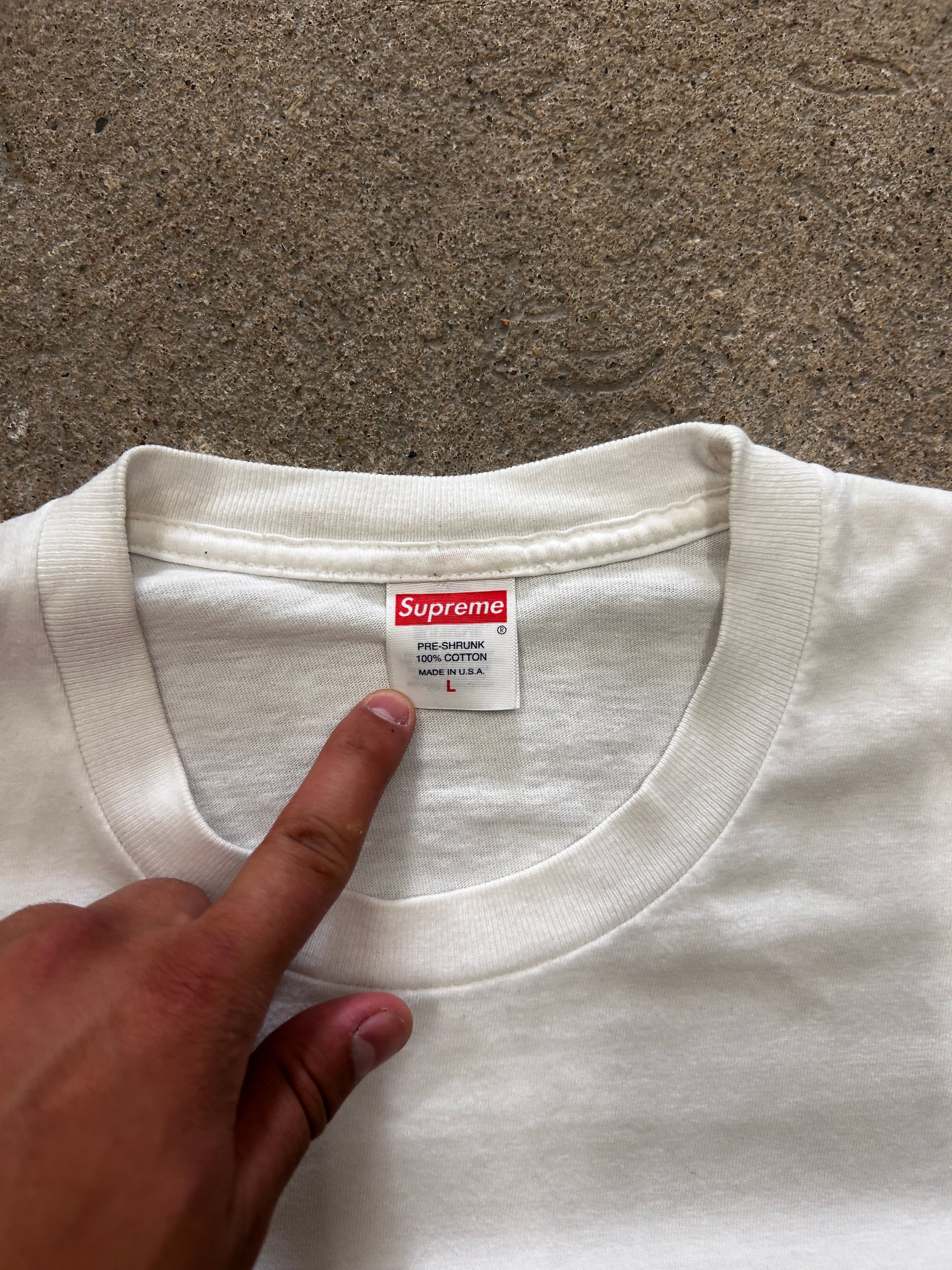 Supreme tshirt