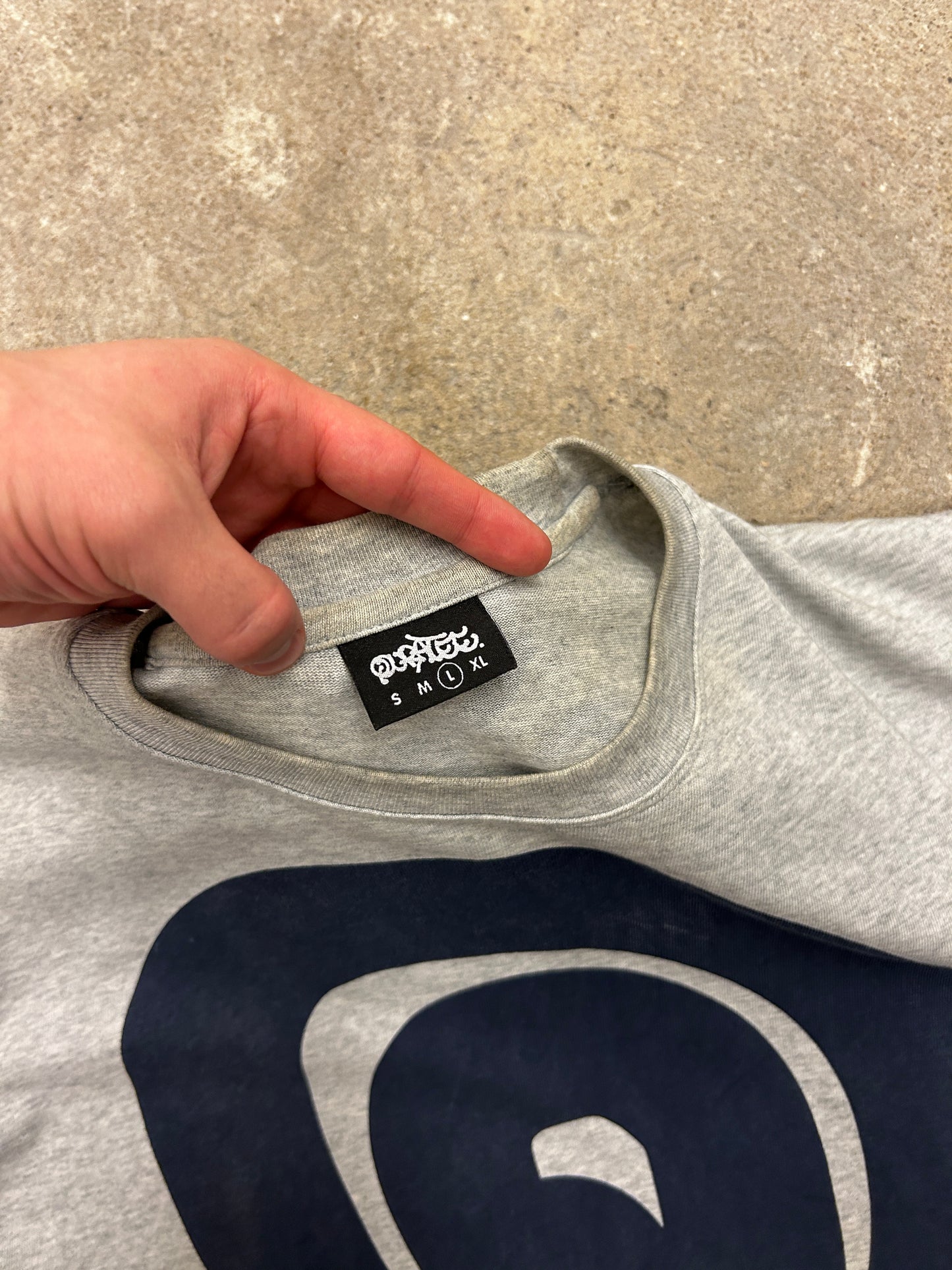 Quratee tshirt