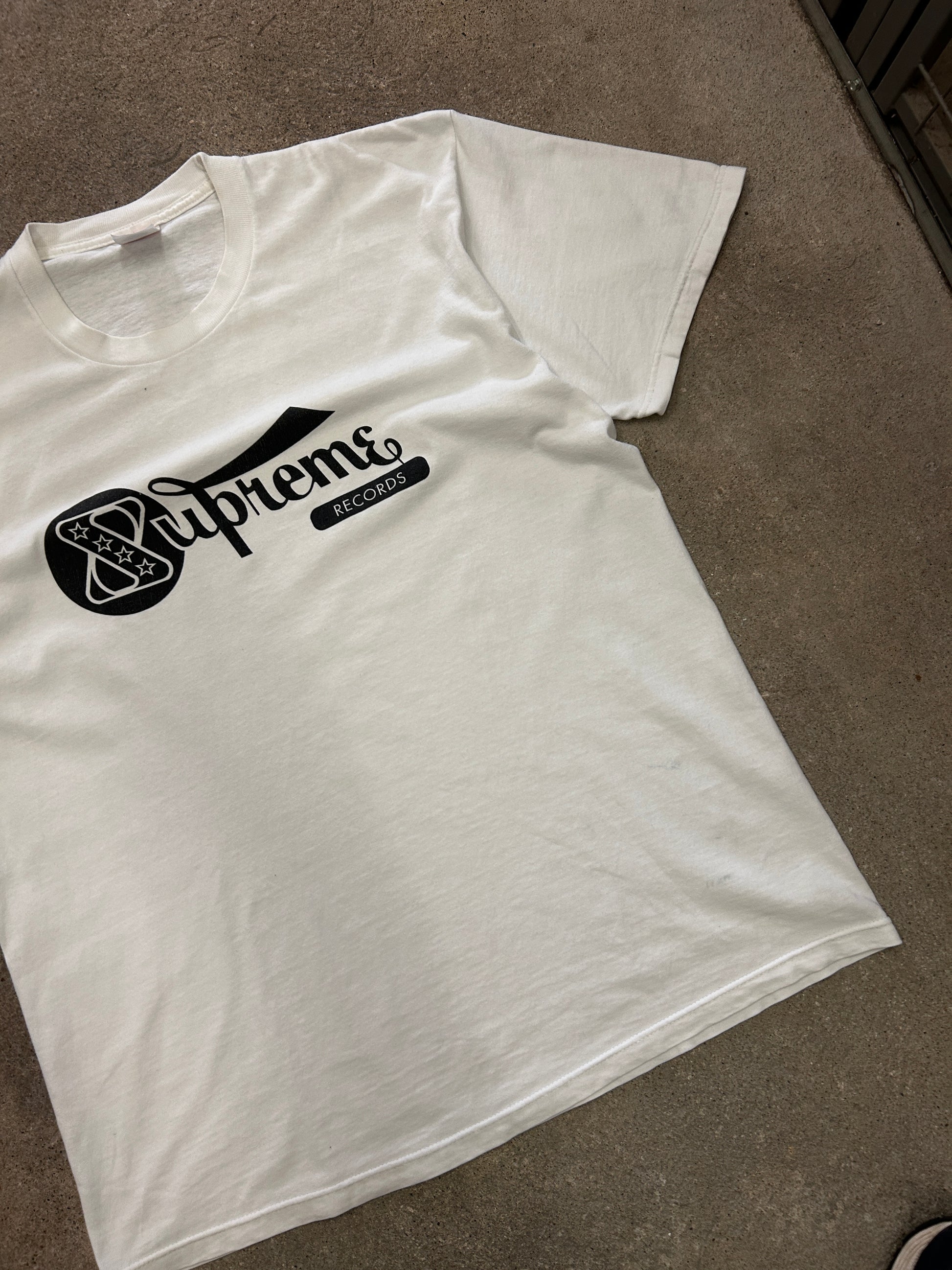 Supreme tshirt